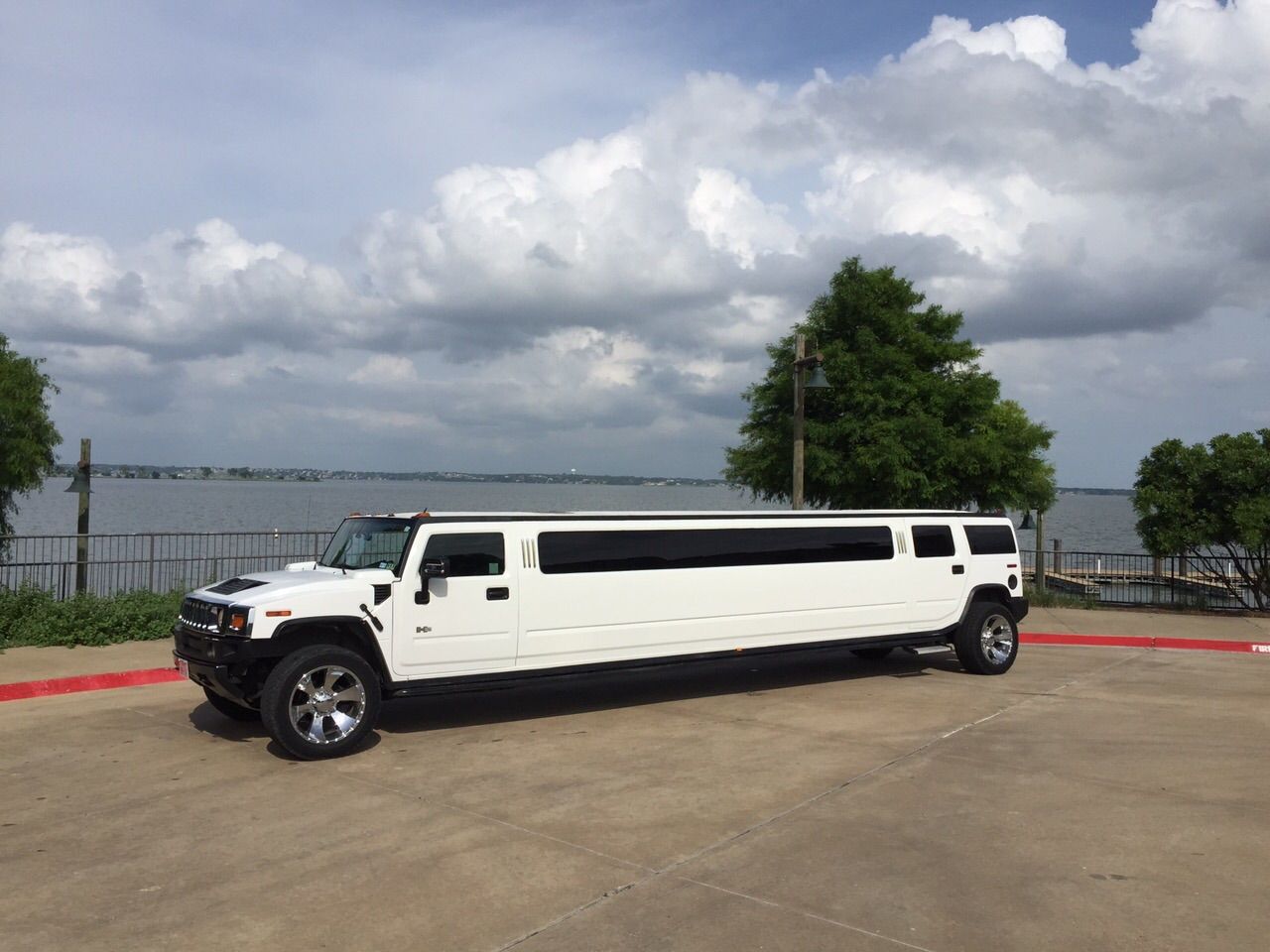 Hummer-18-passengers-1